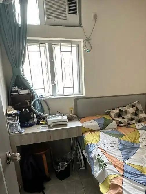 平新房没有阳台装修非常极简真羡慕！k8凯发网站一家四口在香港仅有55(图2)