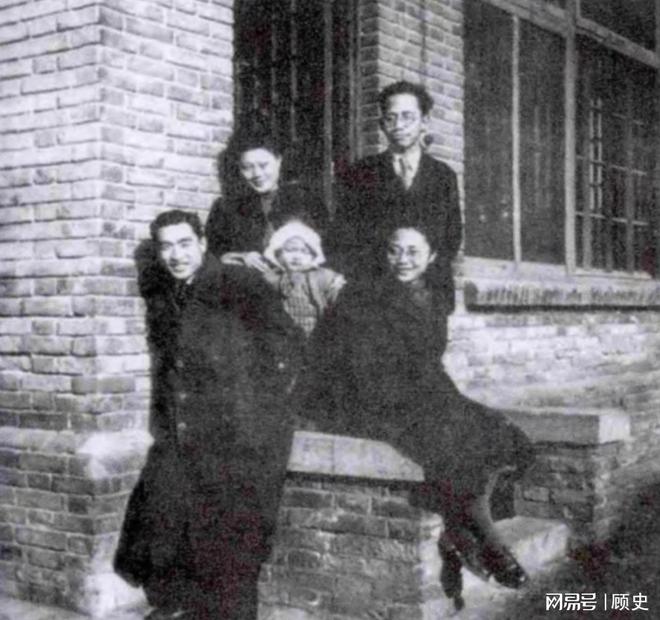 不知是暗号两月后海南舟山解放萧明华被捕时说要取件衣服特务(图2) 不知是暗号两月后海南舟山解放萧明华被捕时说要取件衣服特务(图2)